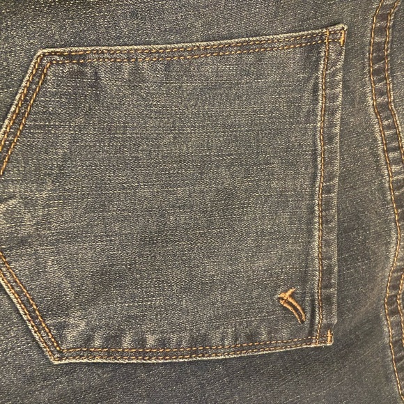 William Rast jeans with ruffle - Picture 5 of 9